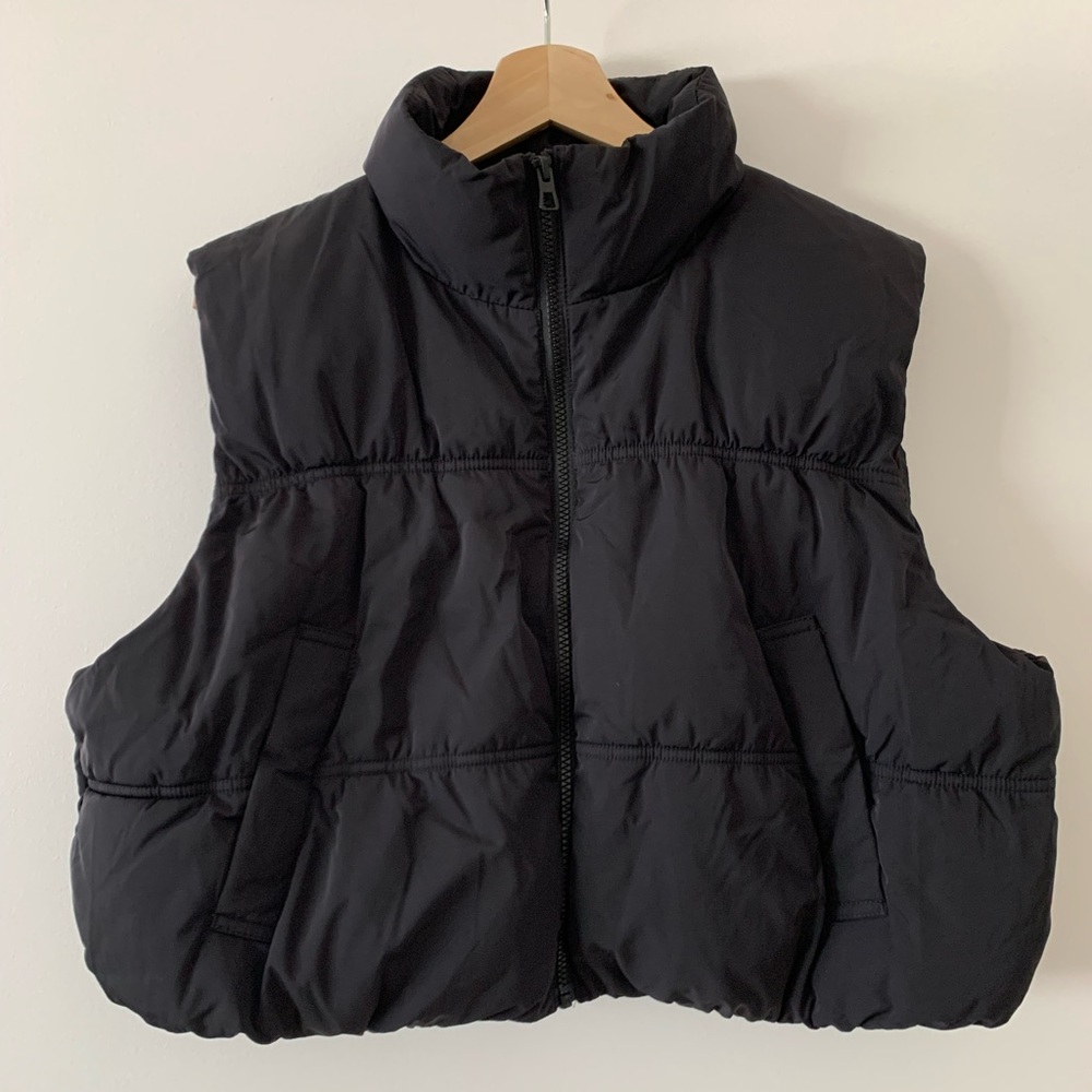 Cropped puff vest